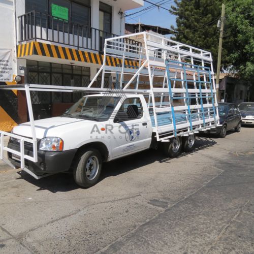 Adaptación triangular de estructura a camioneta