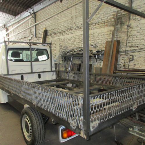Adaptación de estructura desmontable a camioneta