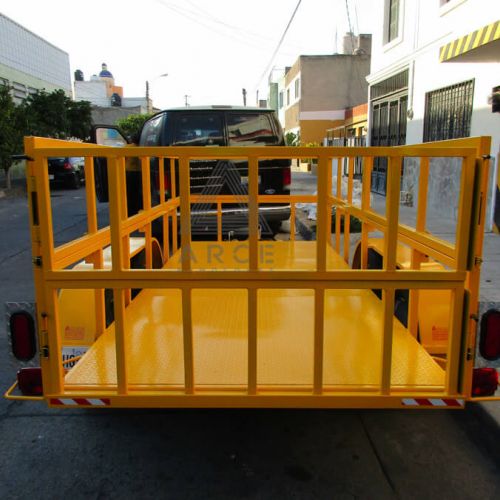 Caja abierta a dos ejes con estructura movible