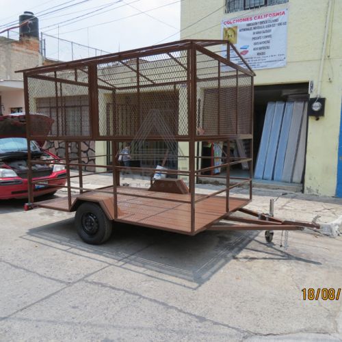 Plataforma con estructura tipo Jaula para forrado posterior con madera