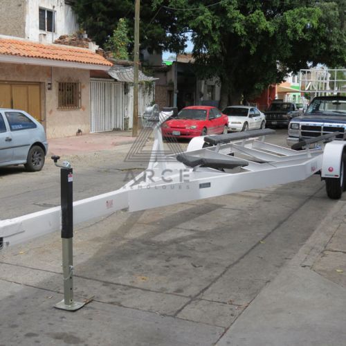 Remolque tipo náutico para transportar una lancha de 32 pies