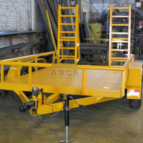 Remolque tipo plataforma de cama baja de gran capacidad ideal para transportar maquinaria pesada