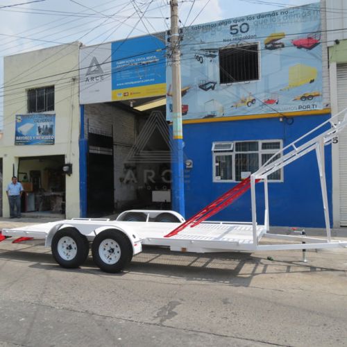 Remolque tipo plataforma de diseño especial para transporte de dos RZR a dos colores