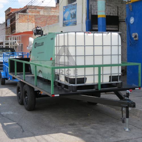 Remolque tipo plataforma de cama alta para transporte de planta de tratamiento con barandales para asegurar la carga