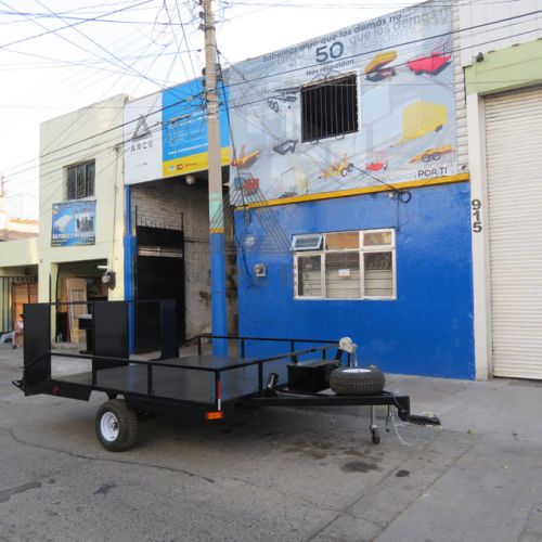 Remolque de diseño especial fabricado para transporte de vagón de tren tirado por su winch frontal